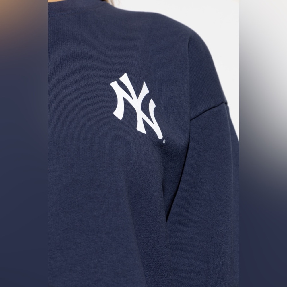 NWT Sporty & Rich Yankees Serif Crewneck Sweatshirt in Dark Navy - Picture 6 of 10